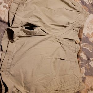 FINAL CLEARANCE. Khaki Edfie Bauer cuffed shorts
